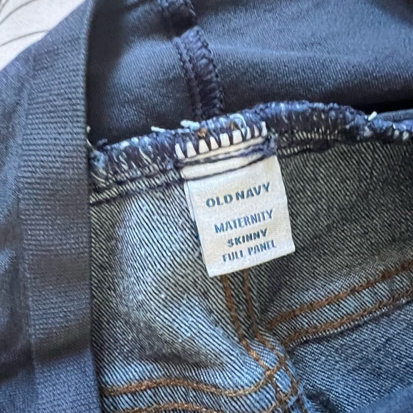 Old Navy Maternity full panel straight leg skinny jean size 12 EUC/like new - Picture 4 of 4